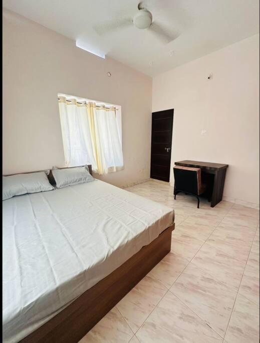 Home At Guruvayur 2 Ac Room,1 Single Bed,Kitchen Ngoại thất bức ảnh
