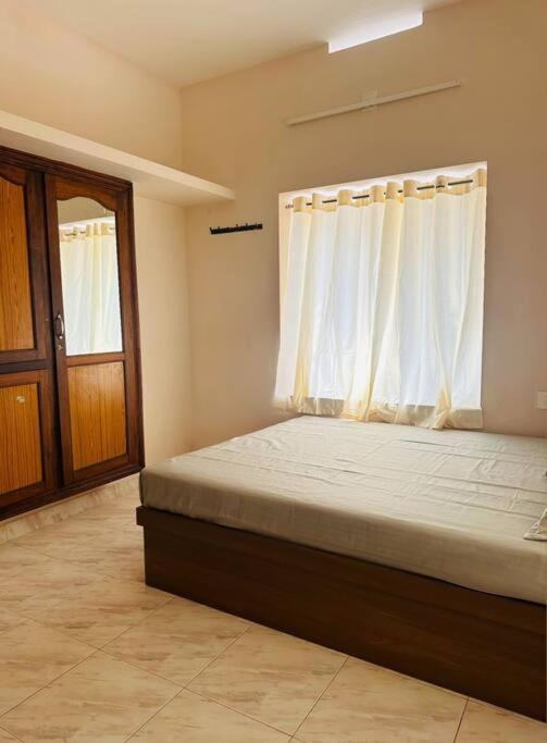 Home At Guruvayur 2 Ac Room,1 Single Bed,Kitchen Ngoại thất bức ảnh