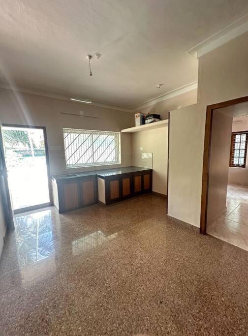 Home At Guruvayur 2 Ac Room,1 Single Bed,Kitchen Ngoại thất bức ảnh